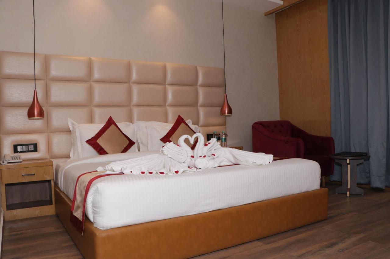 The Landmark Hotel Muzaffarpur Exterior photo
